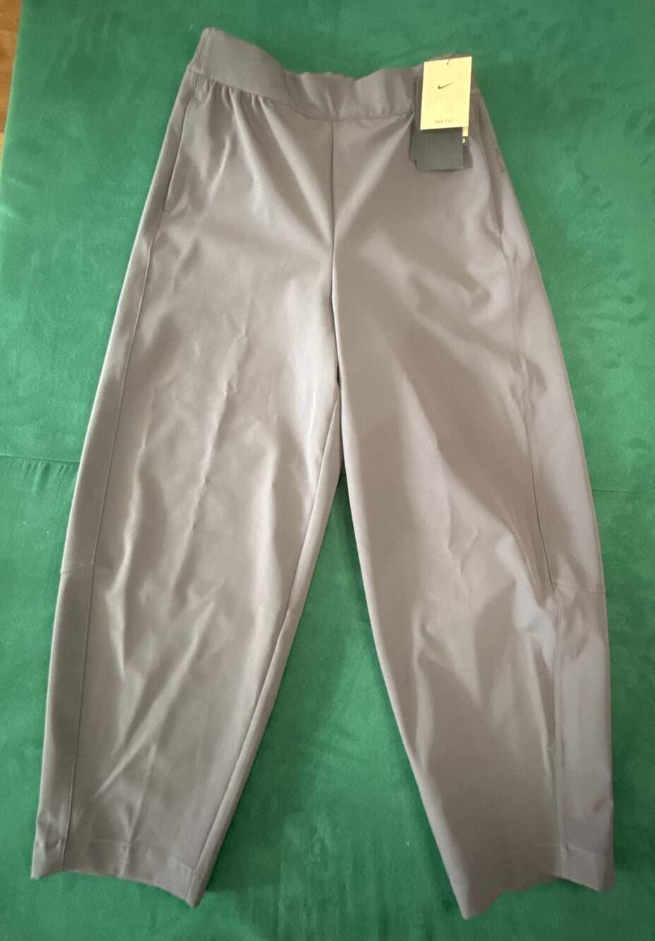Nike 24.7 PerfectStretch Women's High-Waisted Loose Ankle Pants